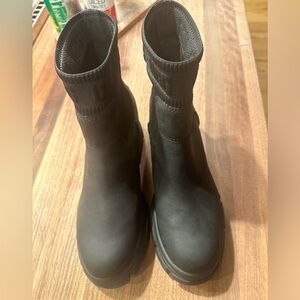 UGG black Ribbed Knit Boots never worn. Ever!